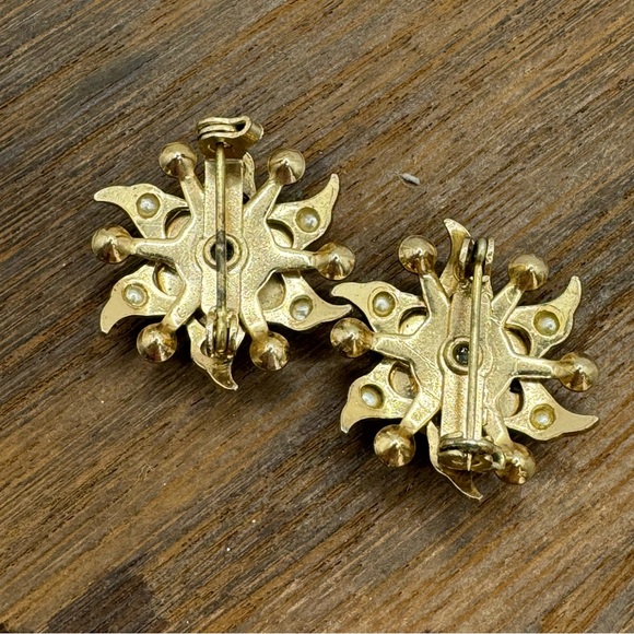 Vintage hand painted guilloche enamel rose flower dainty scatter pins - Picture 6 of 6